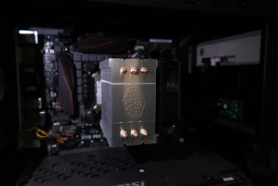 Computer med kabinet COOLER MASTER