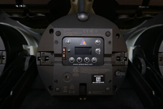 8 stk. batterilamper ASTERA PowerPar AX9 med flightcase m.m.