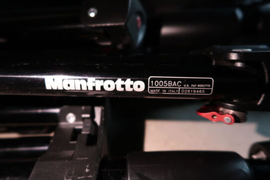 Div. Stativer bl.a. MANFROTTA 1005BAC