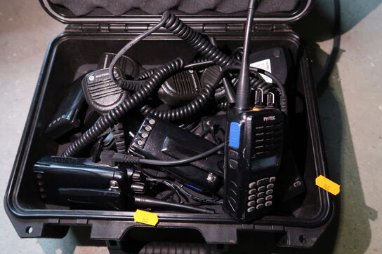 Kuffert med div. Walkie talkier FYSTEC CP-01