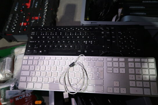 Kasse med div. Mus og tastaturer APPLE m.fl.