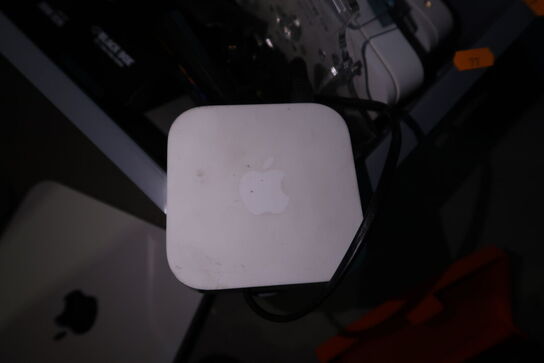 Div. Routere, switche bl.a. APPLE A1302, A1392 m.m.