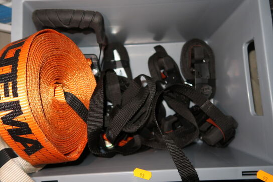 Kasse med spændestroppe