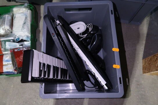 Kasse med div. Mus og tastaturer APPLE m.fl.