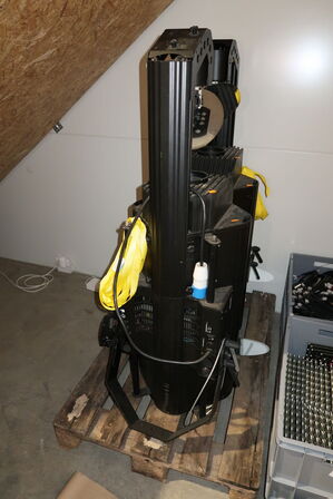 Moving head MARTIN PAL1200