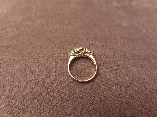 14 kt. Guldring med 2.45 ct. Briliantsleben Diamant