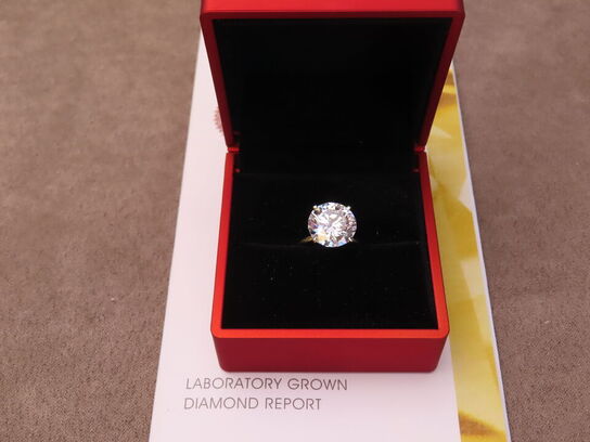 14 kt. Guldring med 7.02 ct. Briliantsleben Diamant