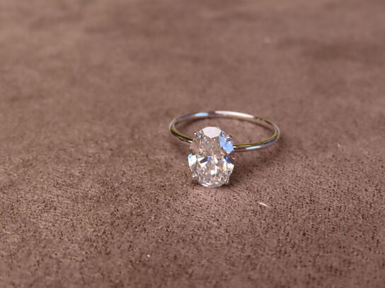 14 kt. Hvidguldring med 2.01 ct. Briliantsleben Diamant