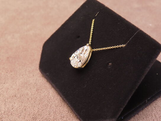 14 kt. Guldhalskæde med 3.01 ct. Briliantsleben Diamant