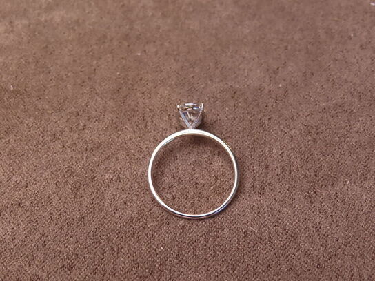 14 kt. Hvidguldring med 2.01 ct. Briliantsleben Diamant