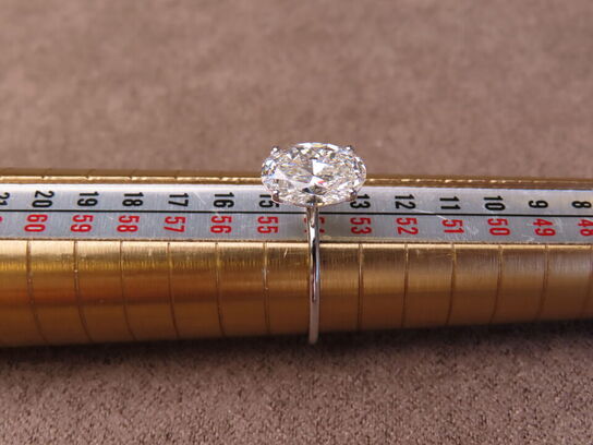 14 kt. Hvidguldring med 2.01 ct. Briliantsleben Diamant