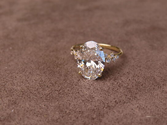 14 kt. Guldring med 4.09 ct. Briliantsleben Diamant