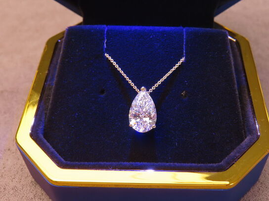 14 kt. Guldhalskæde med 3.01 ct. Briliantsleben Diamant