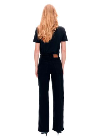 Nicette BAUM UND PFERDGARTEN Str.: 44