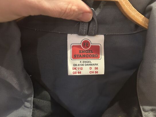 Engel Jakke, Str 112