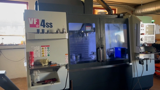 4 akset bearbejdningscenter, fabr. HAAS, type VF 4SS årg 2019 # KUN KØRT 421 timer