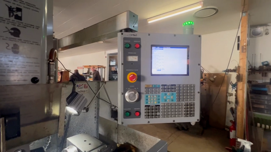 4 akset bearbejdningscenter, fabr. HAAS, type TM -2 HE årg 2006