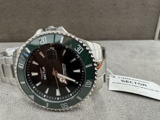 Armbåndsur SECTOR 230 43 MM AUTO 3H GREEN BE BLK DIAL BR SS