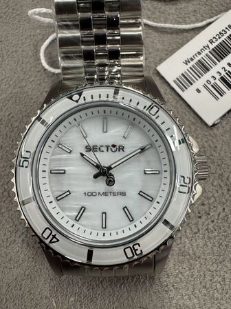 Armbåndsur SECTOR 230 35 MM 3H WHITE MOP DIAL 