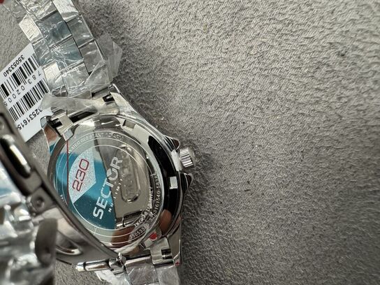Armbåndsur SECTOR 230 32 MM 3H RG BEZEL WHIT MOP DIAL BR SS