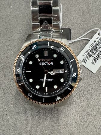 Armbåndsur SECTOR 230 43 MM 3H BLK DIAL BR SS
