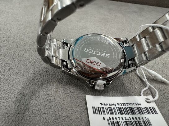 Armbåndsur SECTOR 230 36 MM 3H LIGHT GREEN DIAL SS BR