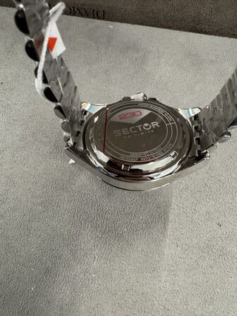 Armbåndsur SECTOR 230 43 MM 3H BLACK DIAL BR SS