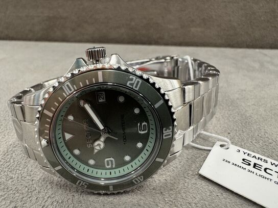 Armbåndsur SECTOR 230 36 MM 3H LIGHT GREEN DIAL SS BR