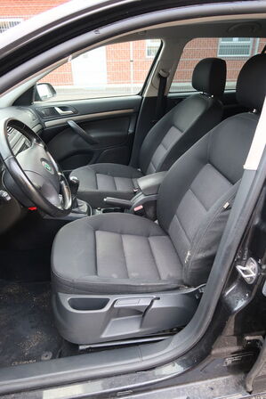 Personbil SKODA Octavia Combi 1,6 FSI (Momsfri)