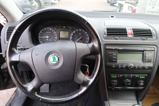 Personbil SKODA Octavia Combi 1,6 FSI (Momsfri)