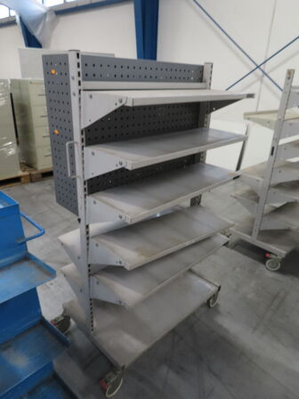 Værkstedsreol på hjul