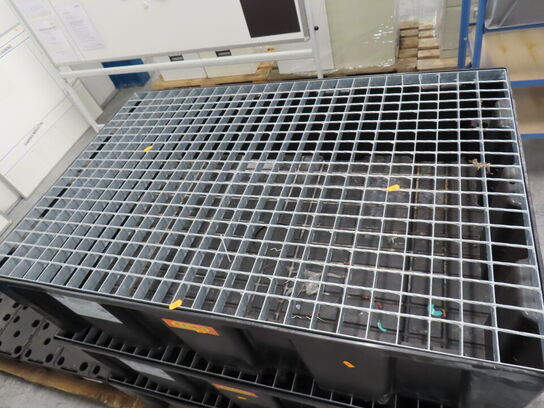 3 stk. Spildbakke/opsamlingskar med galvaniseret rist