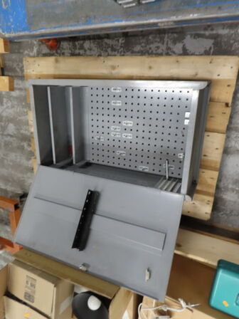 Værktøjsskab og plukreol