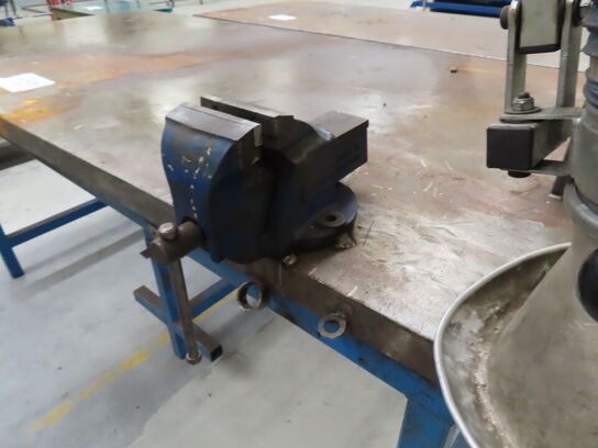 Svejsebord 1.250 kg med skruestik og udsugningsslange