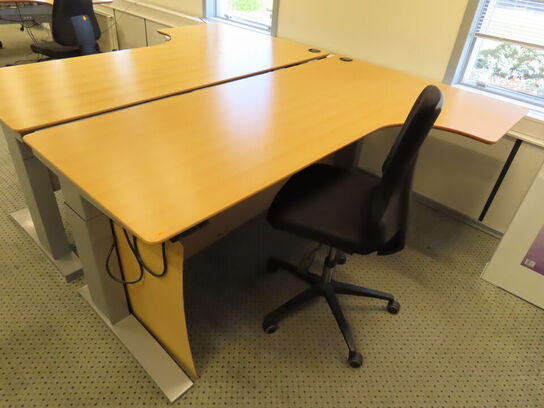 El-hæve/sænke bord med kontorstol