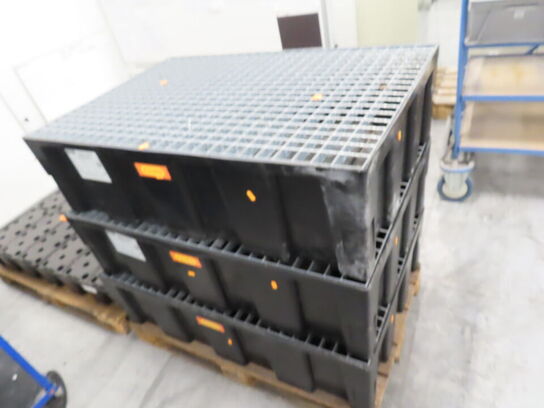 3 stk. Spildbakke/opsamlingskar med galvaniseret rist