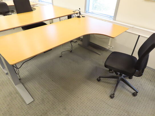 El-hæve/sænke bord med kontorstol