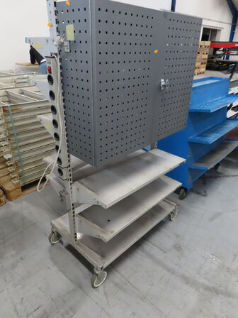 Værkstedsreol på hjul