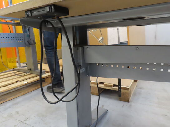 El-hæve/sænke bord