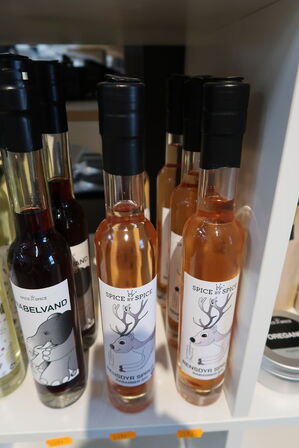 7 stk. snabelvand, rendyr sprut