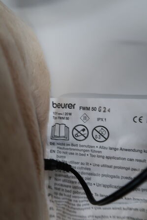 Fodvarmer med massage BEURER FWM 50