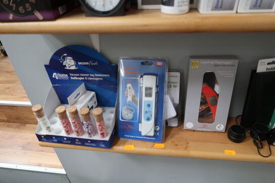 Div. Thermometer, vacuum cleaners