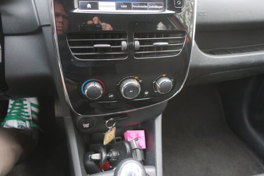Personbil RENAULT Clio Tce 90 Sport Tourer (momsfri)(se billeder af service og reparationer)