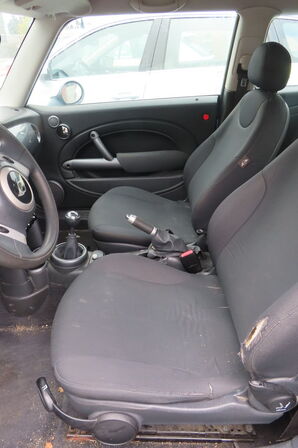 Personbil MINI COOPER (momsfri)