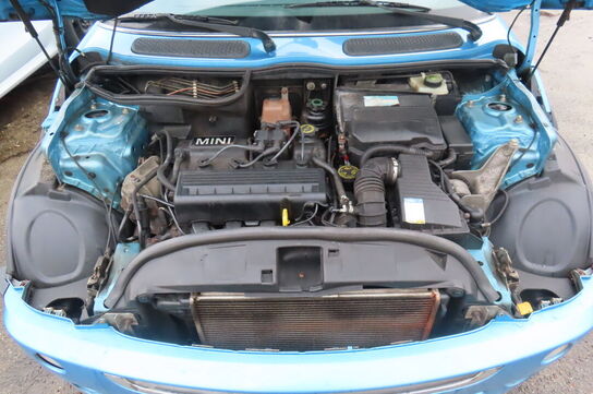 Personbil MINI COOPER (momsfri)