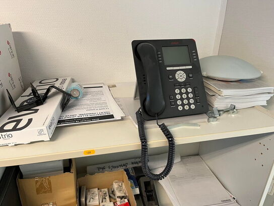 3 stk. reoler med indhold