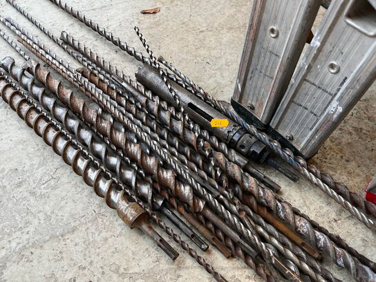 2 stk. stiger, samt div. murbor