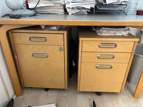 El. hæve/sænke skrivebord, 2 stk. skuffemoduler,  reol