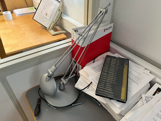 El. hæve/sænke skrivebord, 2 stk. skuffemoduler,  reol