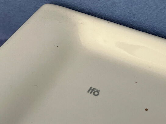 Vask med skab, udstillingsmodel